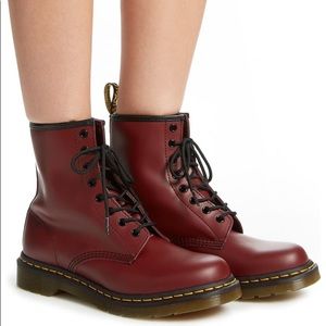 NWOT STILL IN BOX! Doc Martens 1460 8-Eye boots